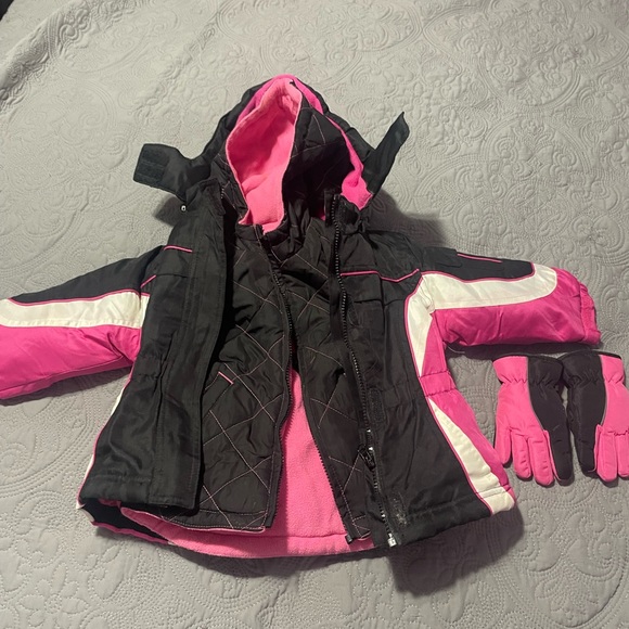 Donated to warming center 5 in 1 jacket for toddle w mittens - Picture 7 of 7